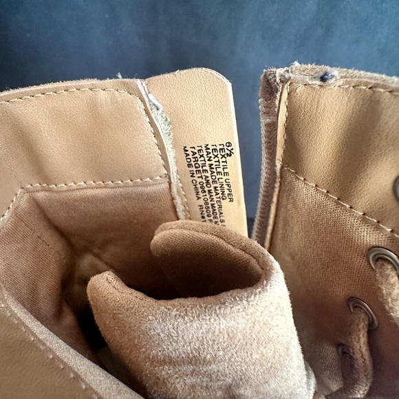 Women's Tan Lace-Up Boots 6.5 - Picture 5 of 8